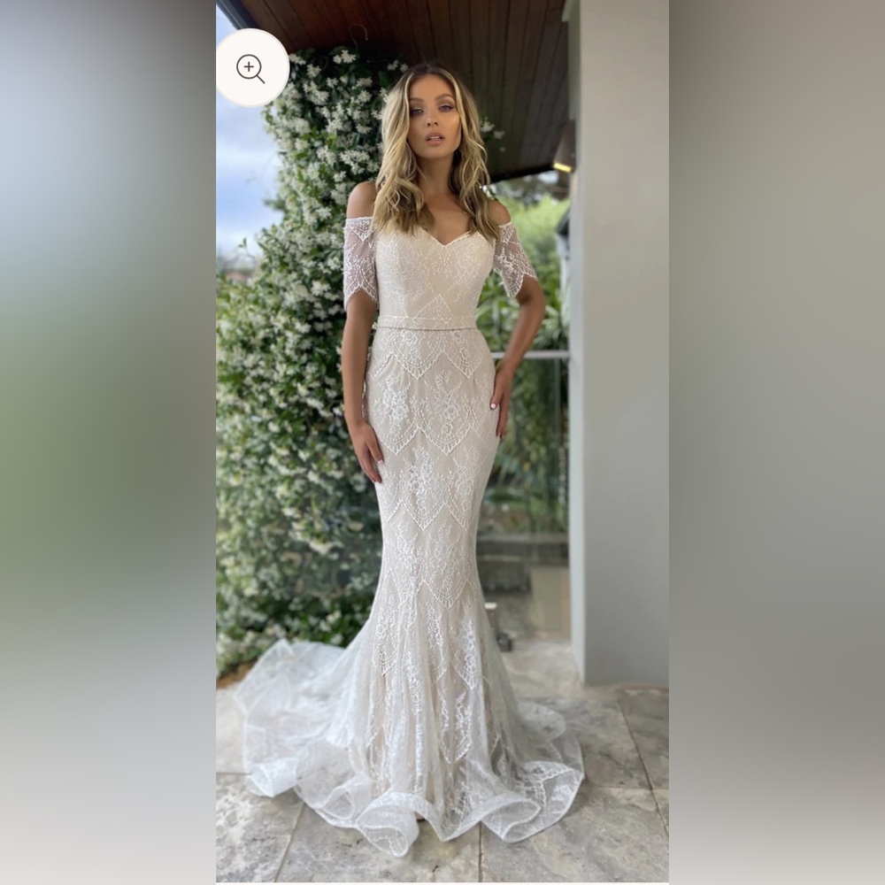 Jadore Gown White/Ivory Lace Wedding/Formal Dress with Train Size 8 NWOTS